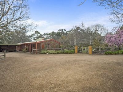 9 CLARKE STREET, Mount Macedon