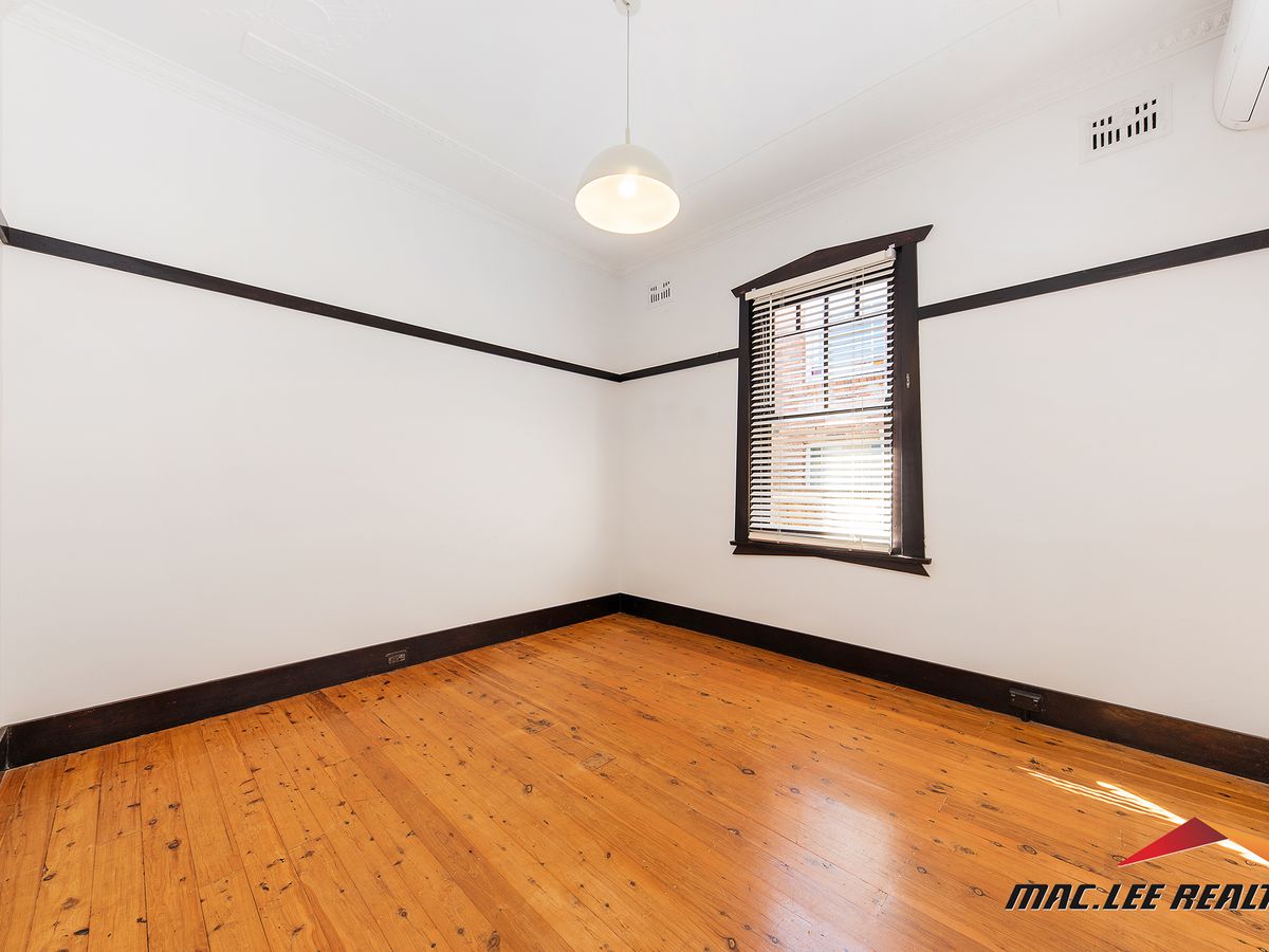 10 Moore Street, Roseville