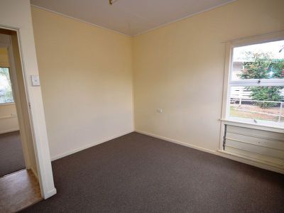 100 Crane Street, Longreach