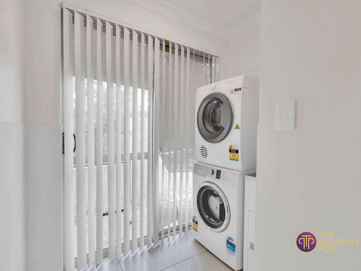 9 / 14 Carbine Bend, Byford