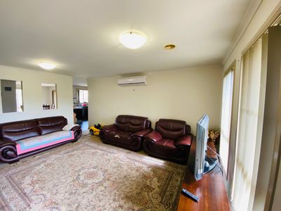 32 Kerford Crescent, Point Cook