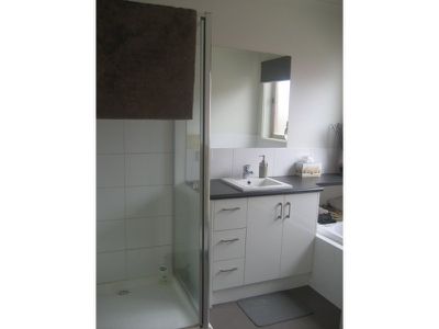 25 Moss Road, Leopold