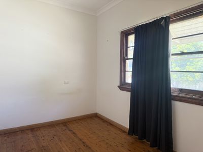 8 Oxford  Street, Forbes