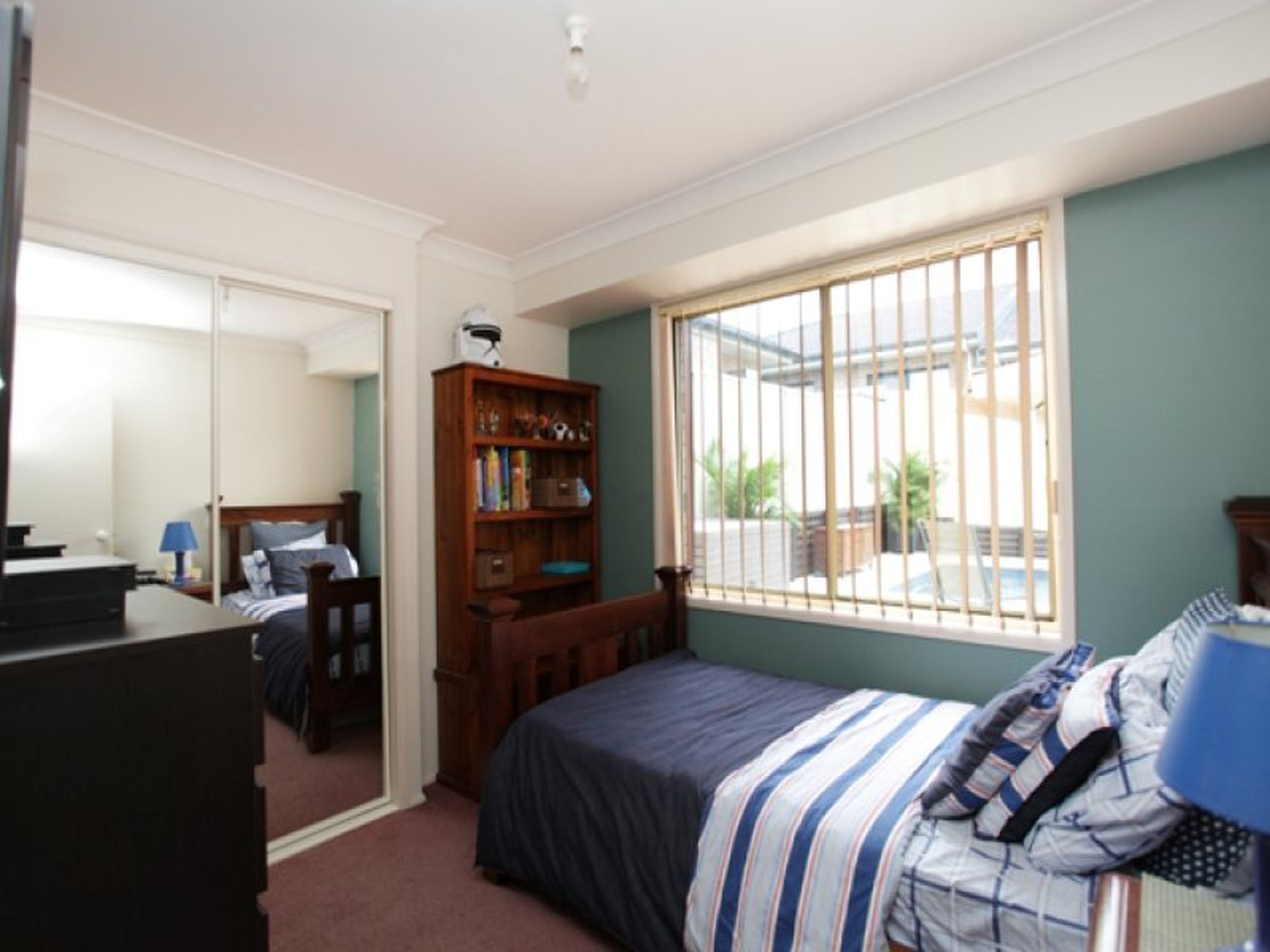 10 Beal Place, GLENMORE PARK