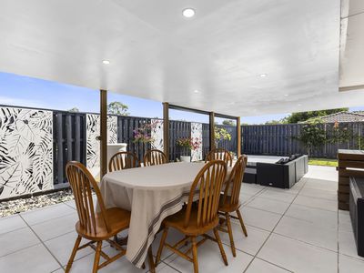 2 Eggleton Place, Wakerley