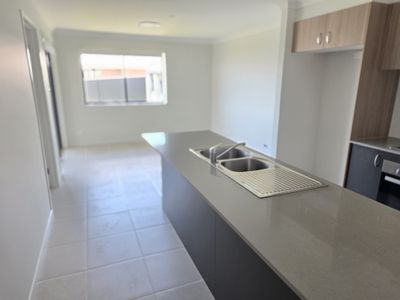 2/11 Millhouse Close, Farley