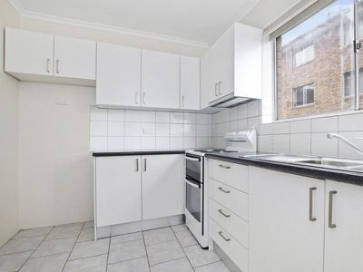8 / 5 Lachlan Street, Liverpool