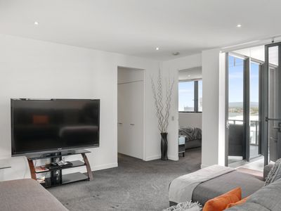 4402 / 2 Sunset Avenue, Paradise Point