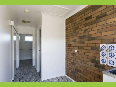 1 / 15 Schwarz Avenue, Horsham