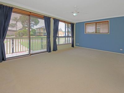 6 Bonnie Troon Close, Dolphin Point