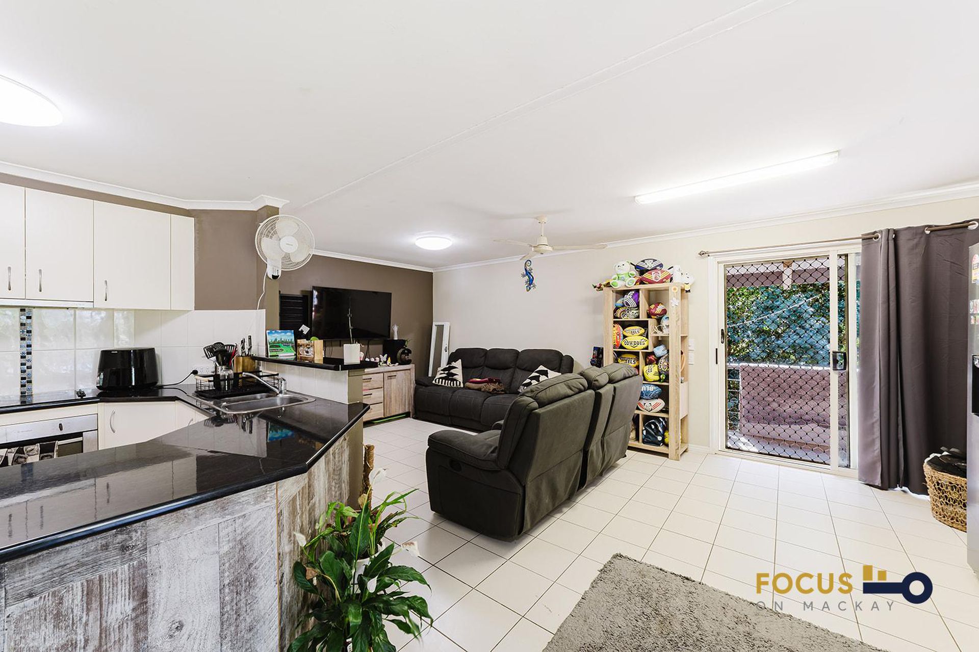 93 West St, Sarina