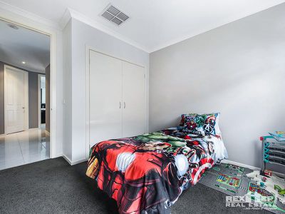 16 Tilden Rise, Cranbourne North