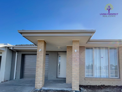 35 Delhi Grove, Rockbank