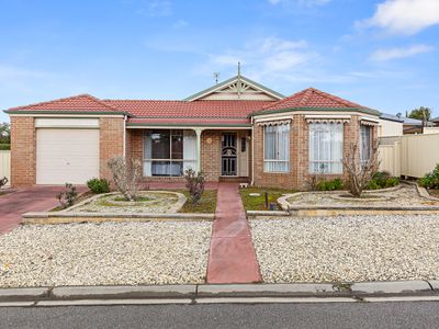 7 DOYLE CRESCENT, Seymour