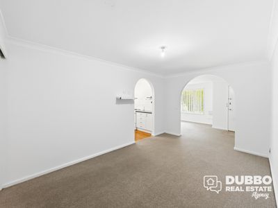 2B Rivergum Place, Dubbo
