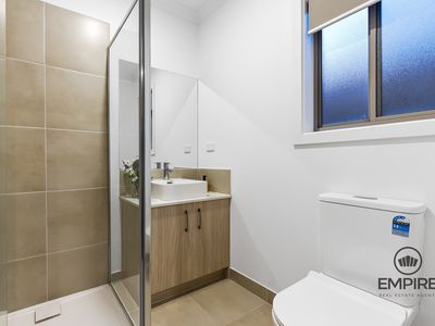 11 Whispering Way, Clyde North