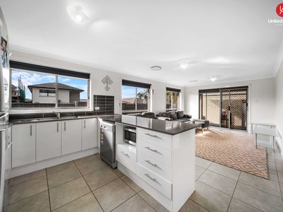 2 Shortbridge Avenue, Middleton Grange