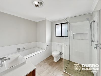 23 Amadeus Avenue, Dubbo