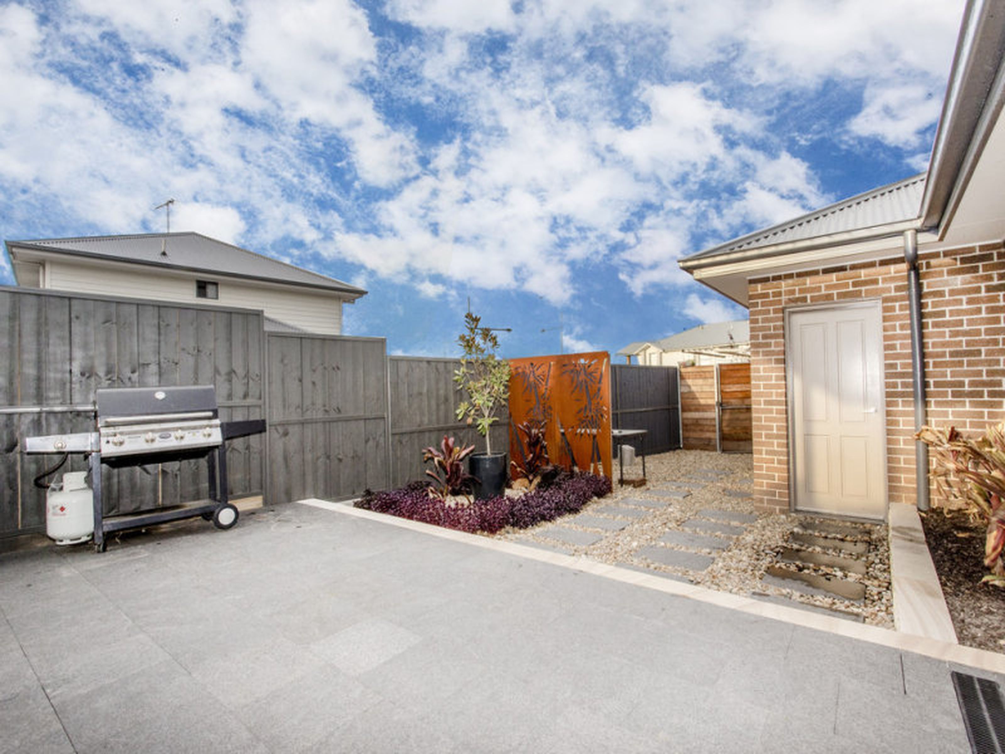 57 Darug Avenue, GLENMORE PARK