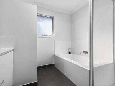 1 / 103 Groningen Road, Kingston