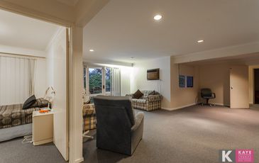 10 Corringham Road, Beaconsfield Upper