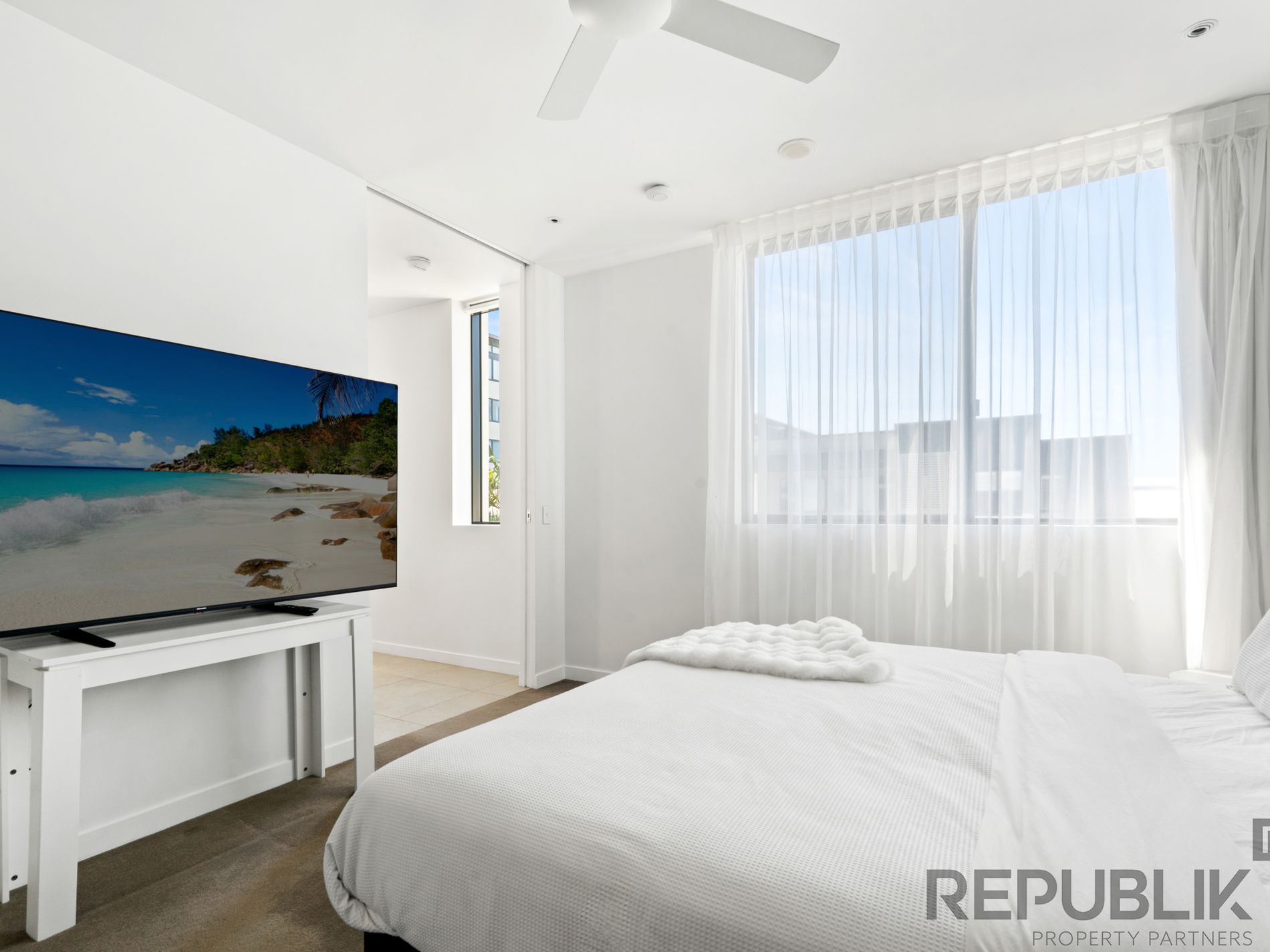 4301 / 2 SUNSET AVENUE, Paradise Point