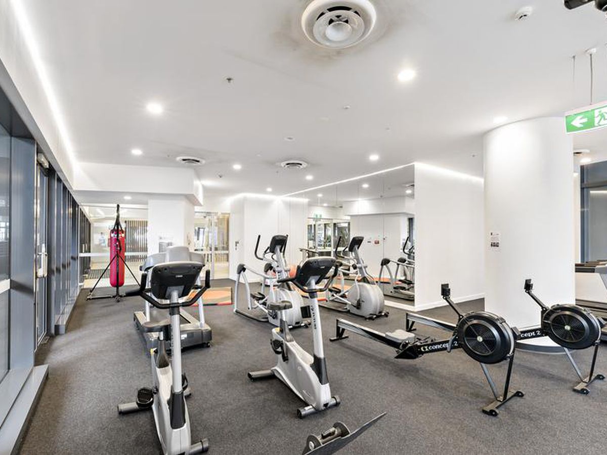 3705 / 438 Victoria Avenue, Chat...