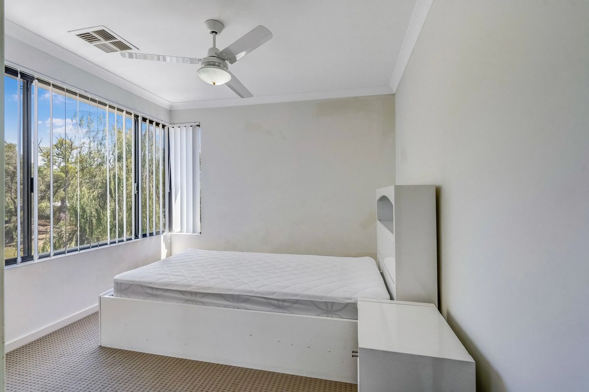 1 / 22 Rinaldo Crescent, Coolbellup