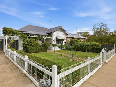 13 Crisp Street, Wangaratta