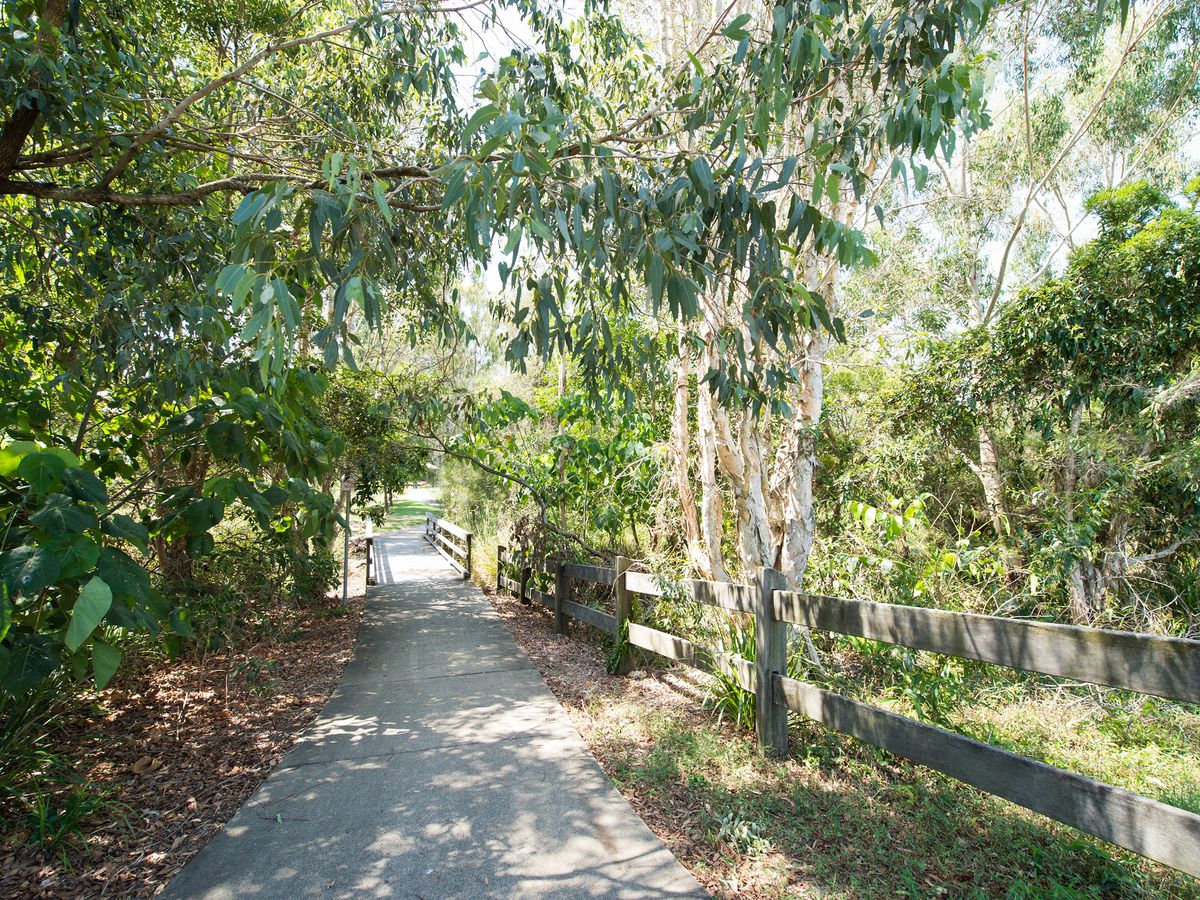 54 Azure Avenue, Redland Bay