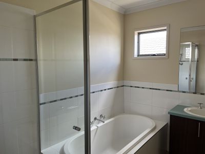 39 Paraffin Drive, Leopold
