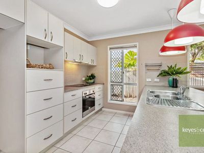 14 Sykes Close, Burdell