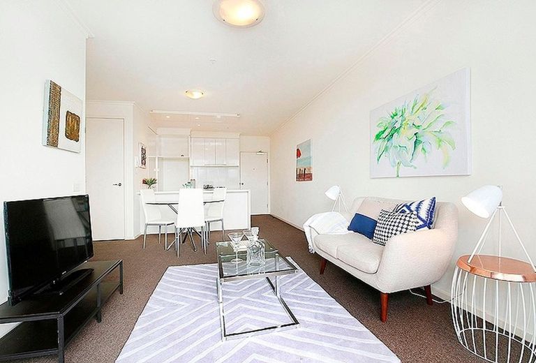 1700 / 63 WHITEMAN STREET, Southbank