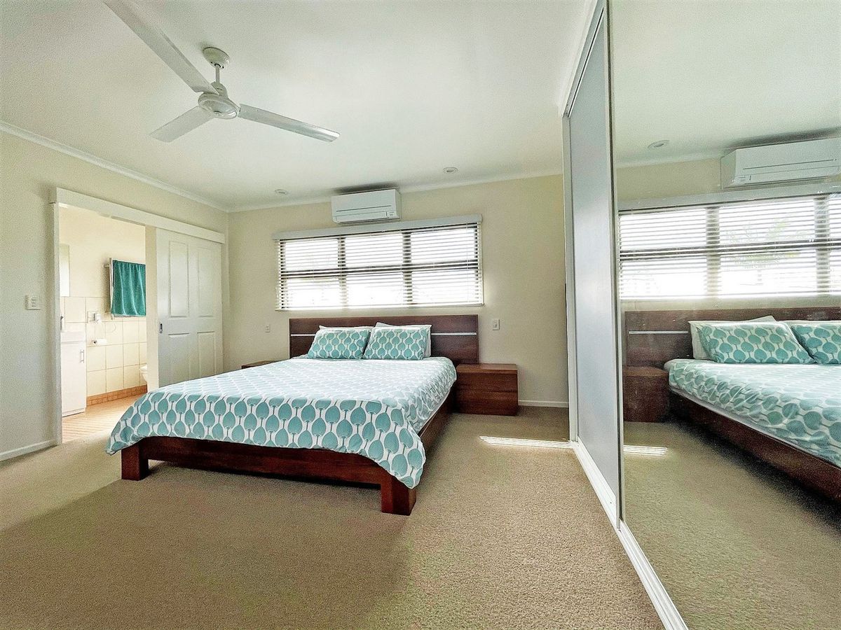 9 Tenth Avenue, Atherton