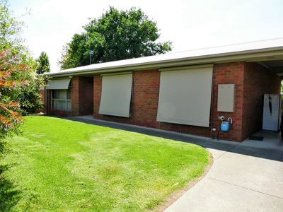 32B Oak Street, Seymour