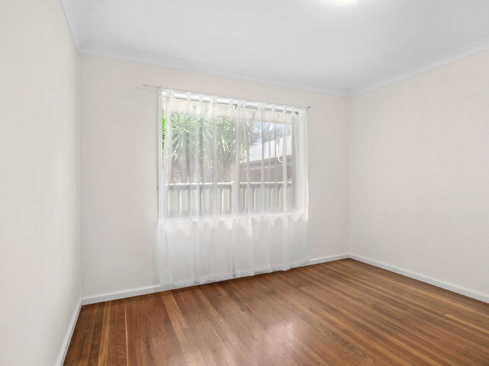 211 The Lakes Way, Forster