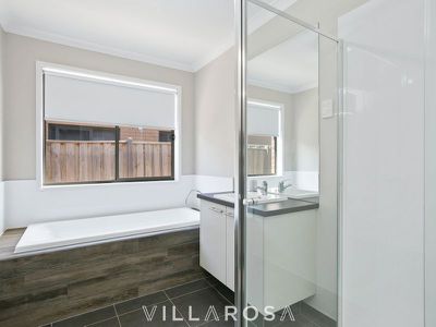 15 Kombi Road, Leopold