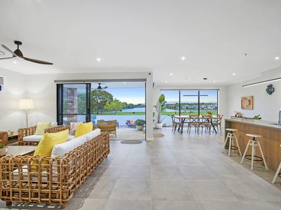 90 Bamboo Avenue, Benowa
