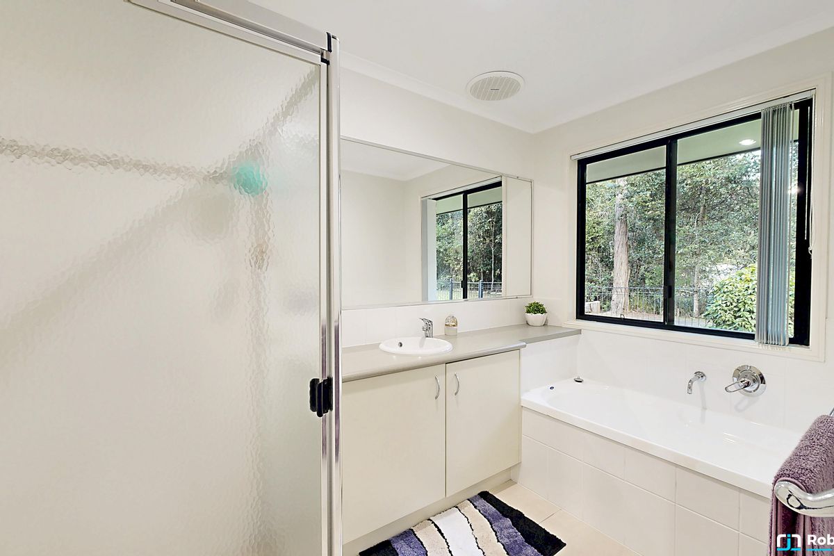 83 Stratford Park Drive, Pomona