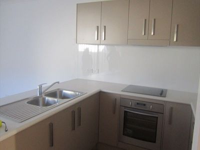 2 / 8 Acacia Street, Windang