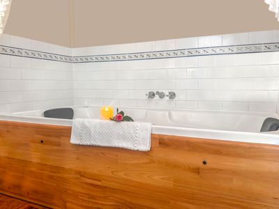 37-41 Western Avenue, Montville