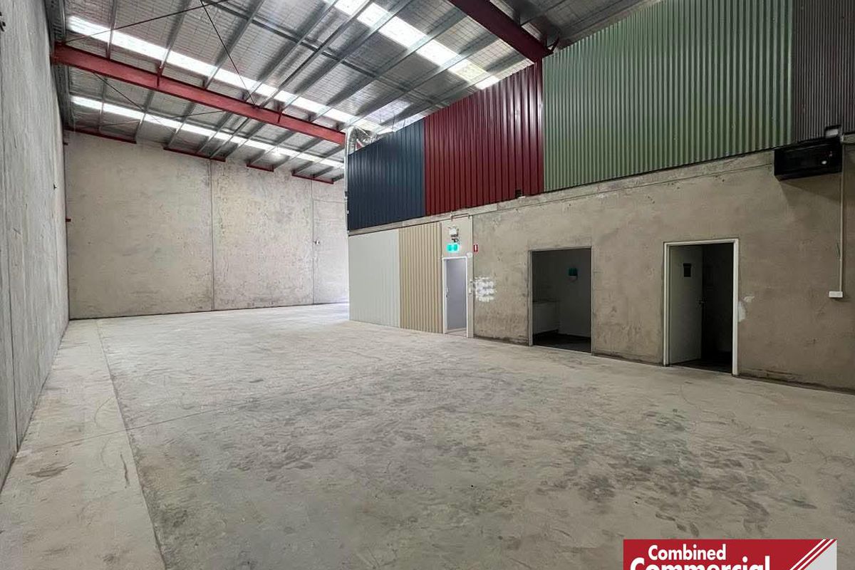 2 / 22 Saggart Field Road, Minto