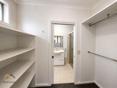 2 / 10 Robina Grove, Forster