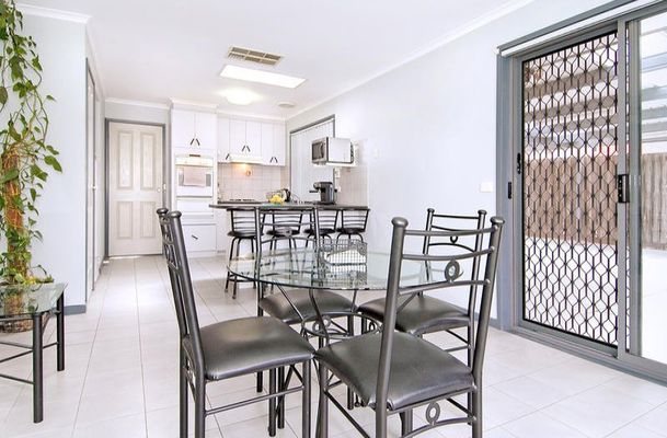 16 Manuka Place, Meadow Heights