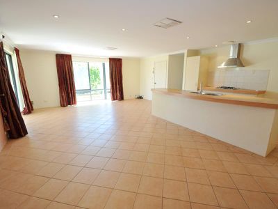 22 Mary Mackillop Glen, Queens Park