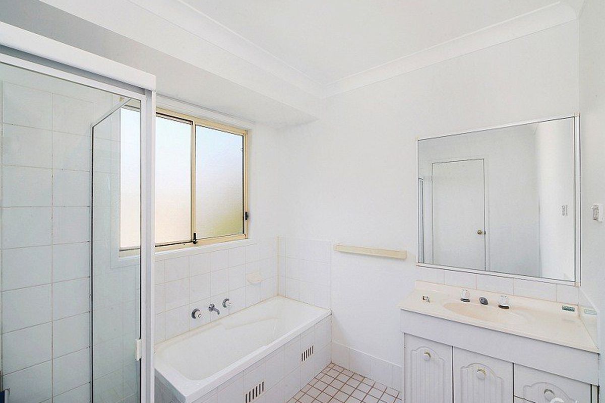 1 / 23-25 Donnison Street, Gosford