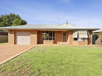 68 Wells Street, Finley