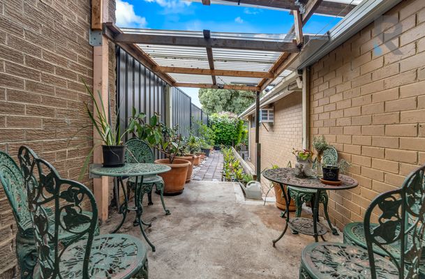 5 Dalton Place, Gladstone Park