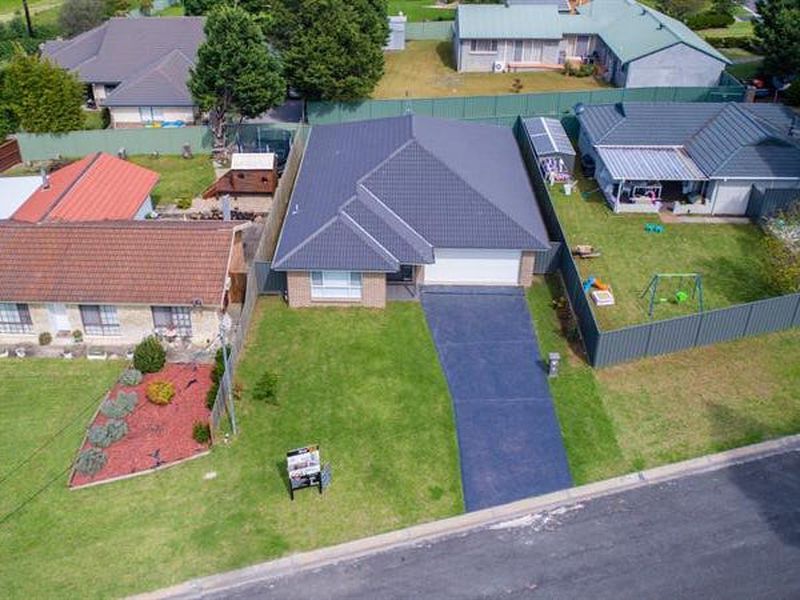 2C Chapman St, Tahmoor