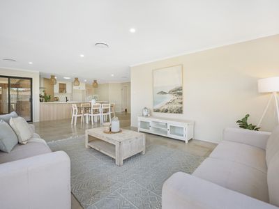 12 Sterling Way, Hamlyn Terrace